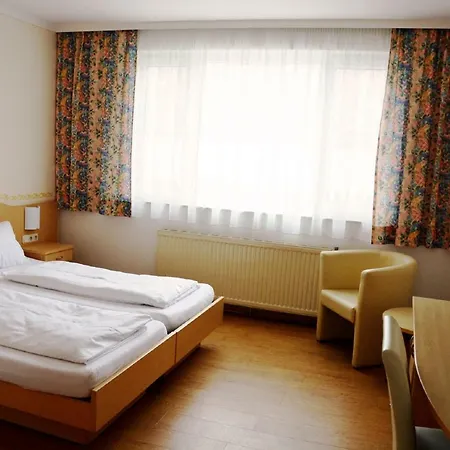 & Gaestehaus Bsteh Inn