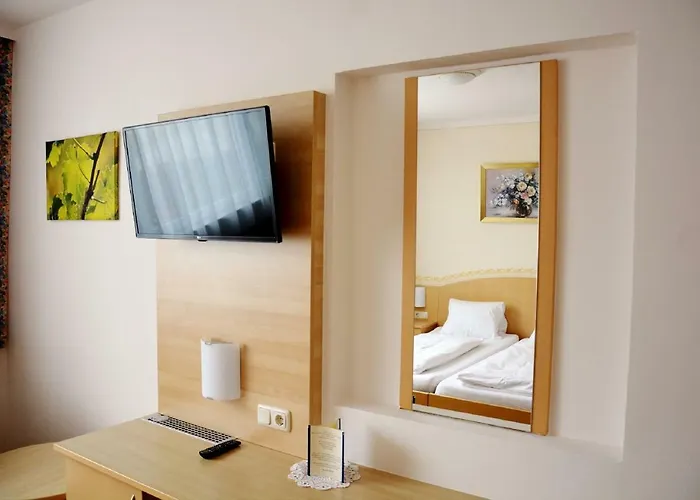 & Gaestehaus Bsteh *