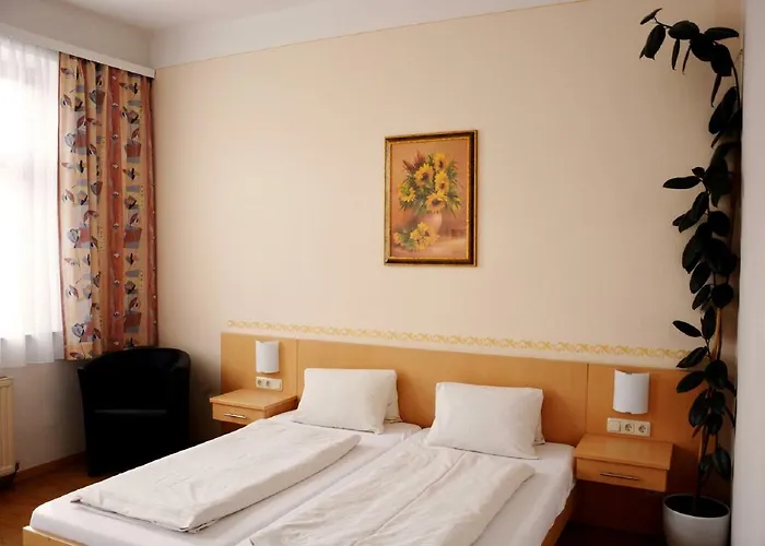 & Gaestehaus Bsteh Wulzeshofen